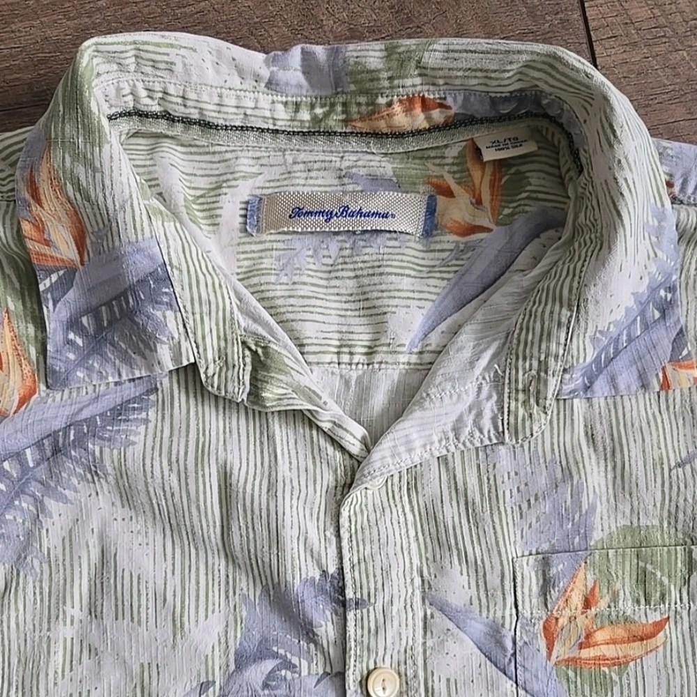 Tommy Bahama Silk Hawaiian Tropical Men's Size XL Button Shirt Short Sleeves - Picture 2 of 9